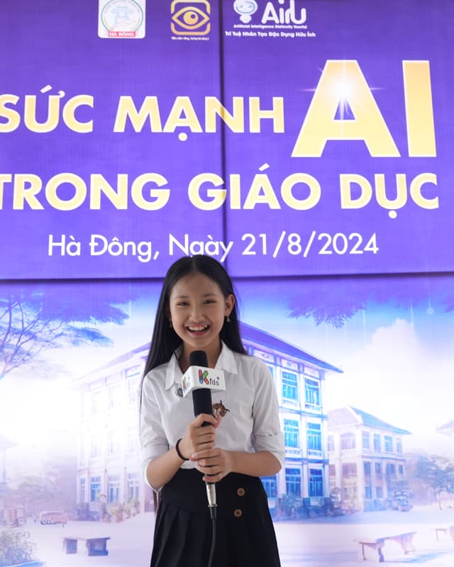Phóng viên nhí KIDS+ dẫn tại hội thảo Sức mạnh AI trong giáo dục